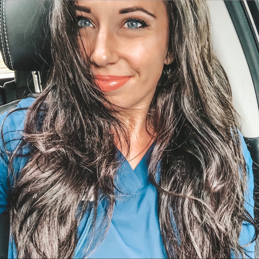 Meet your Posher, Courtney